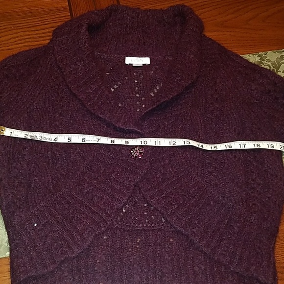 LOFT Cropped Sweater Brooch Button - Picture 8 of 8